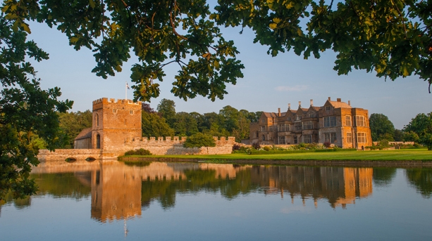 romantic-things-to-do-at-broughton-castle